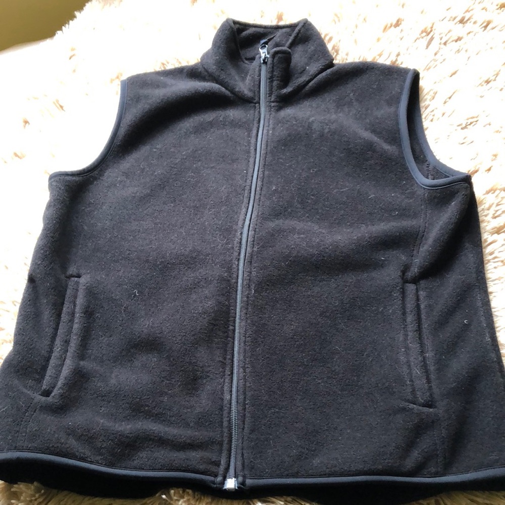 Fleece zippered vest with inside & outside pockets